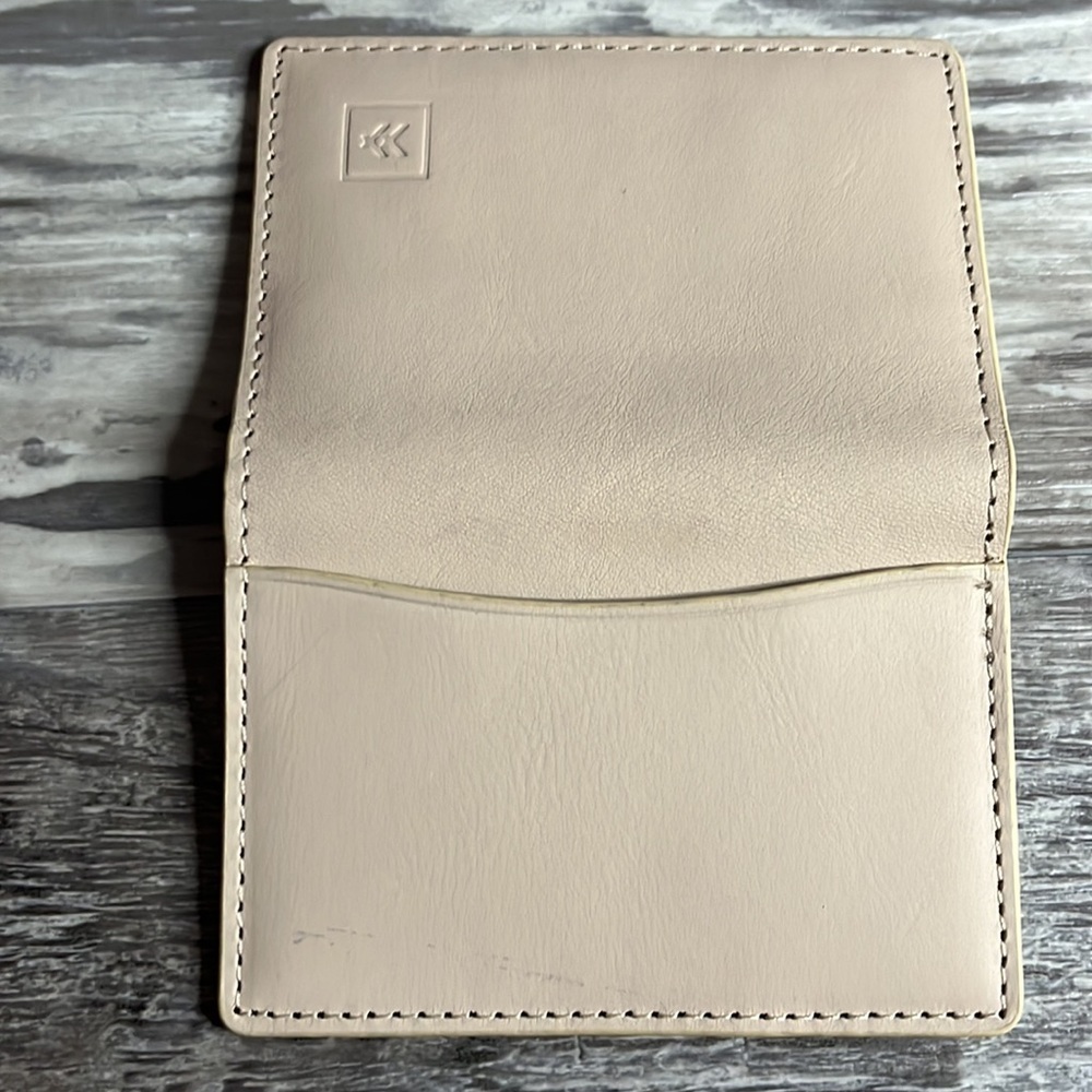 Thread  Blocking Slim Bifold Wallet with Card Protection - Picture 8 of 8